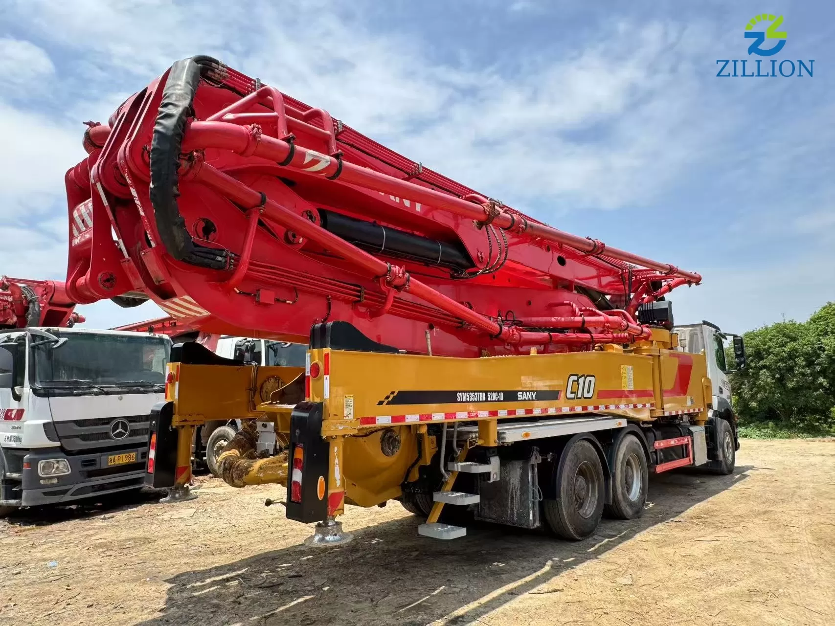 High Quality 2021 Sany Boom Pump 52m Truck- mounted Concrete Pump Car on Mercedes-Benz Chassis